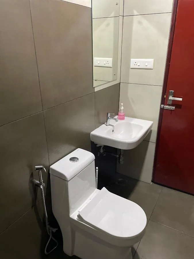 ** Hotel Uniro Rooms & Packages Kochi India