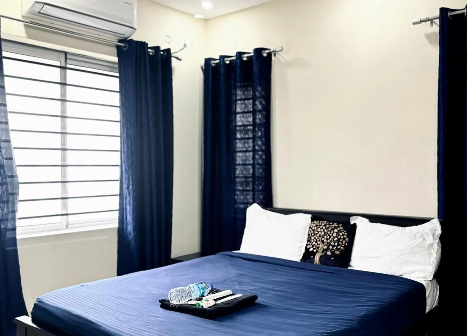 ** Hotel Uniro Rooms & Packages Kochi India