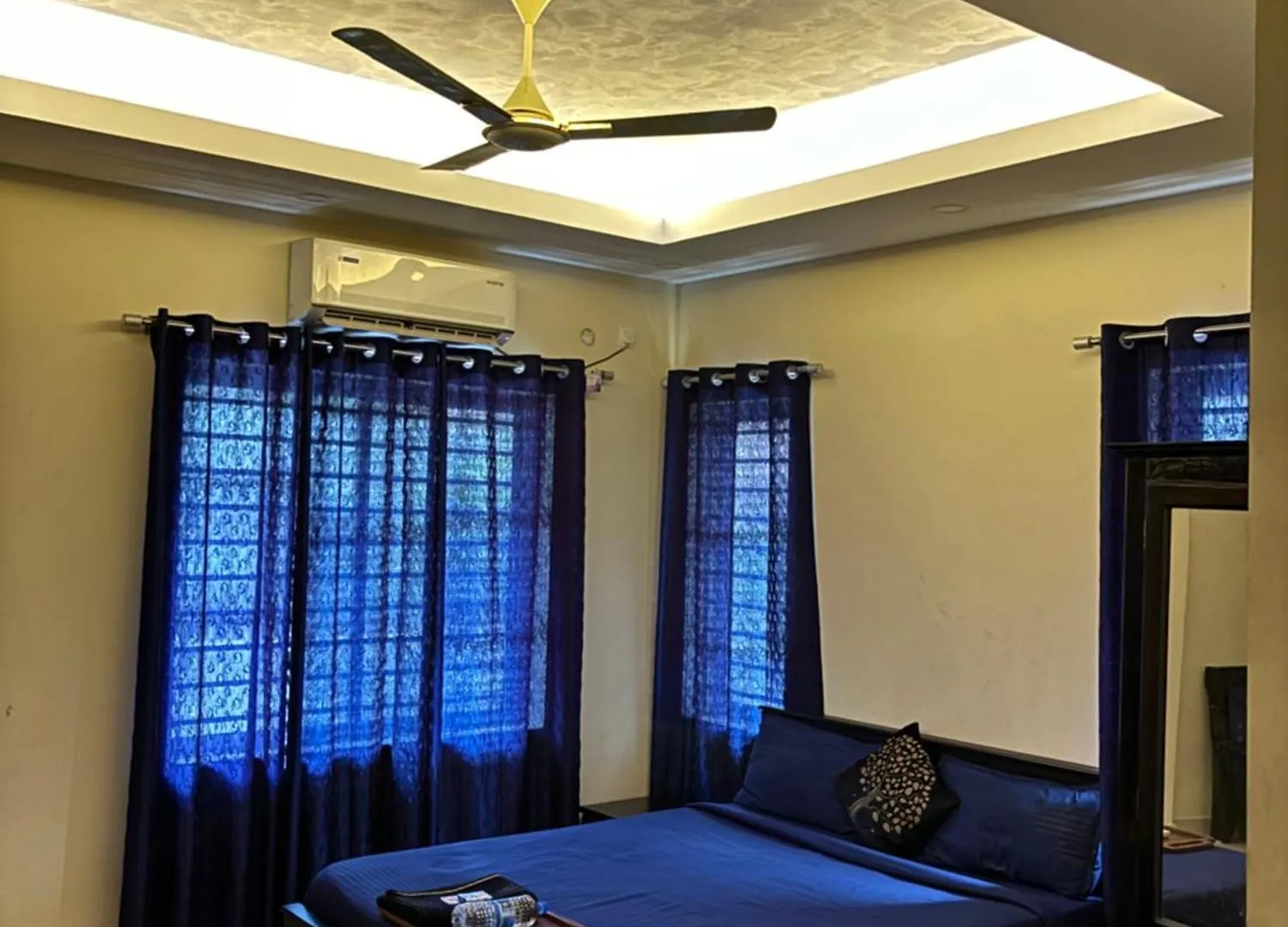 Hotel Uniro Rooms & Packages Kochi