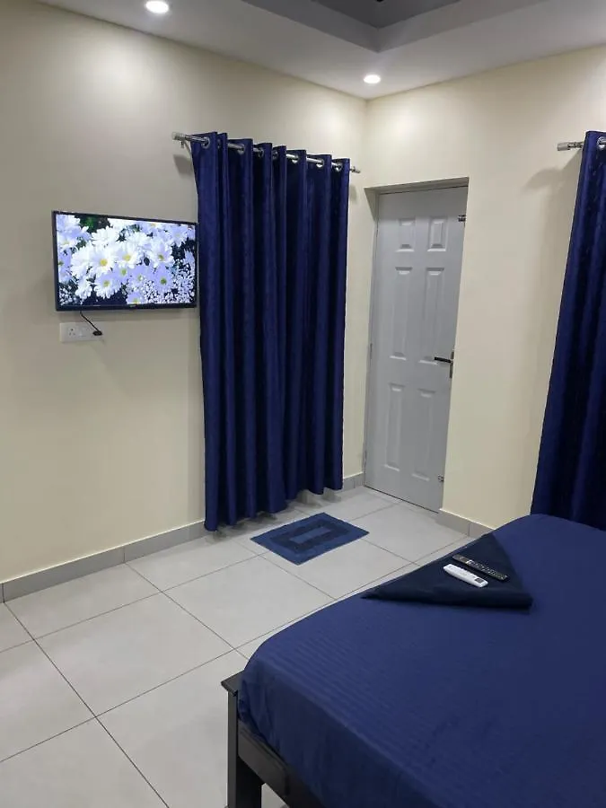 Hotel Uniro Rooms & Packages Kochi