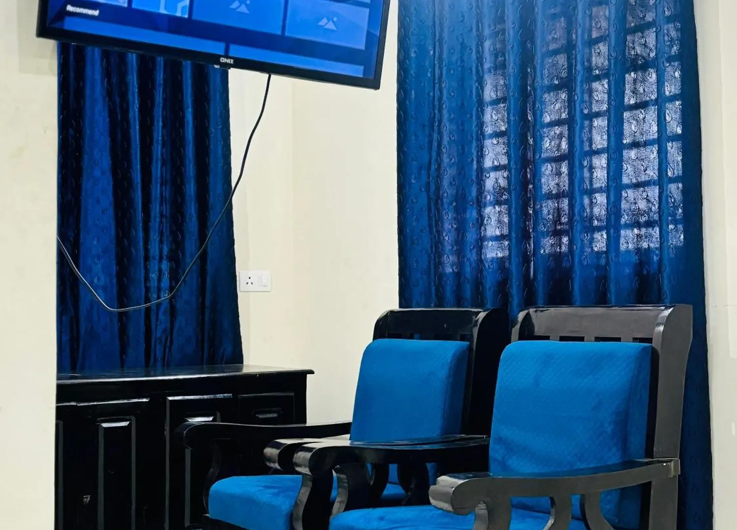 Uniro Rooms & Packages Kochi 2*,