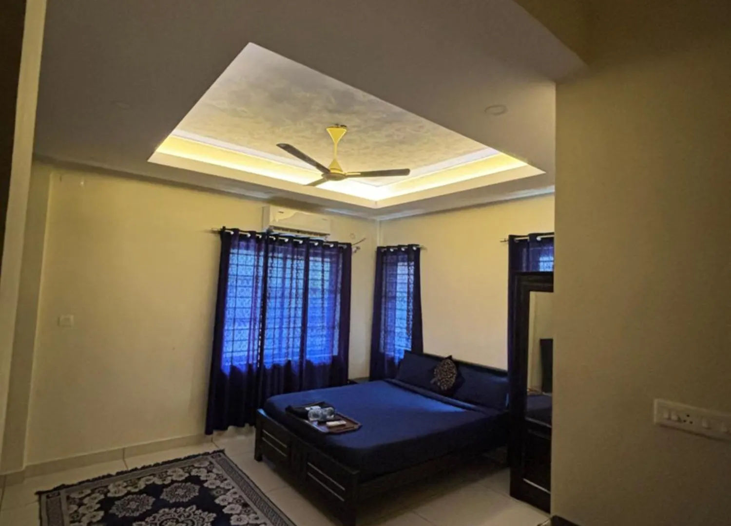 ** Hotel Uniro Rooms & Packages Kochi India