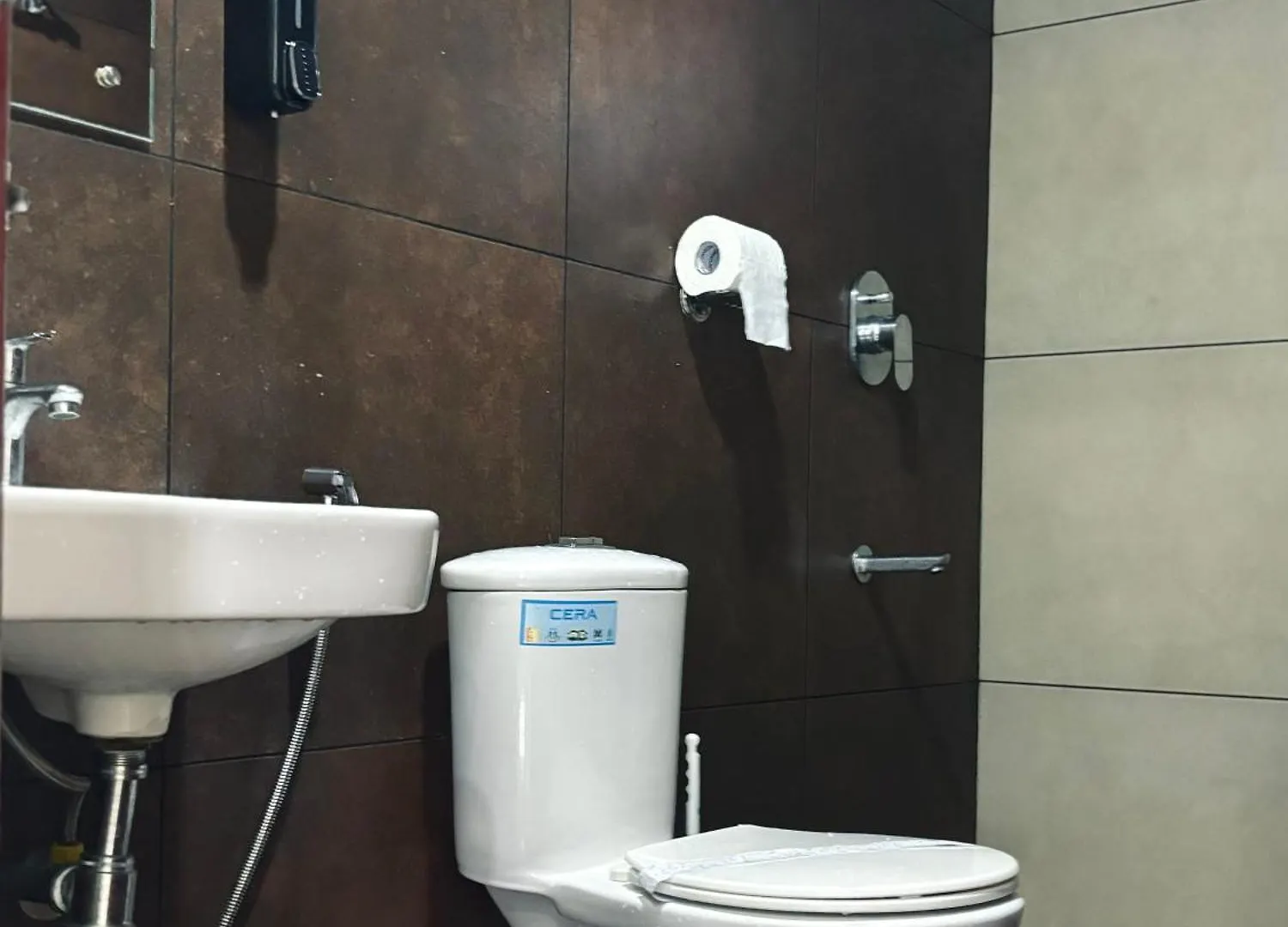 Uniro Rooms & Packages Kochi India