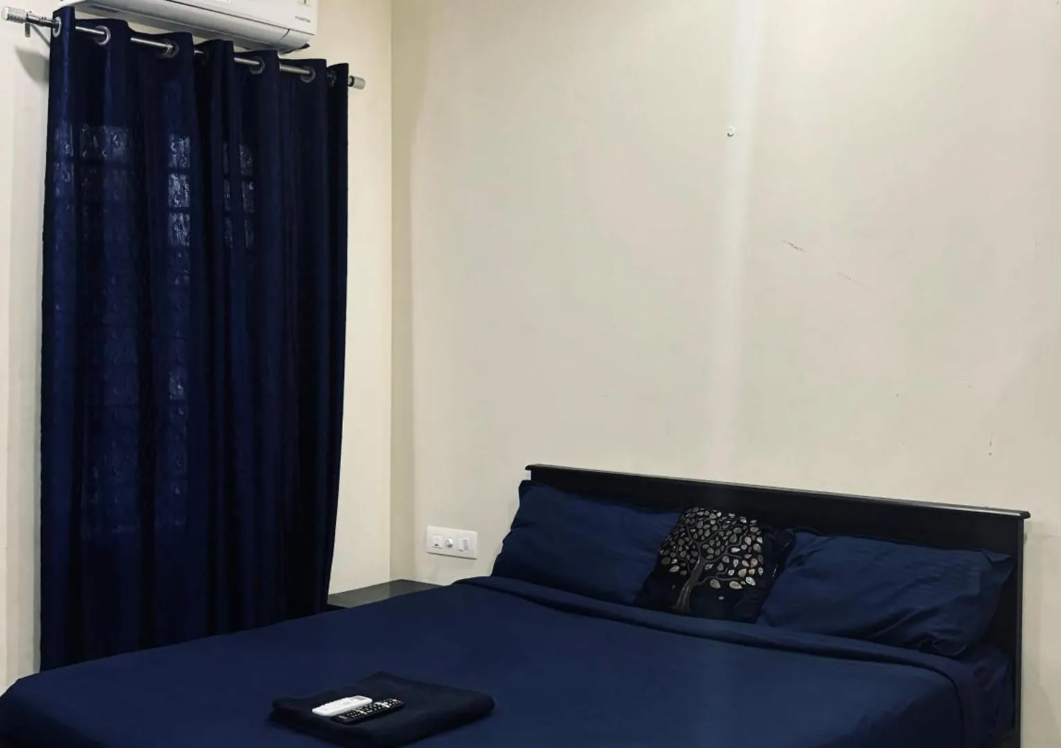Uniro Rooms & Packages Kochi