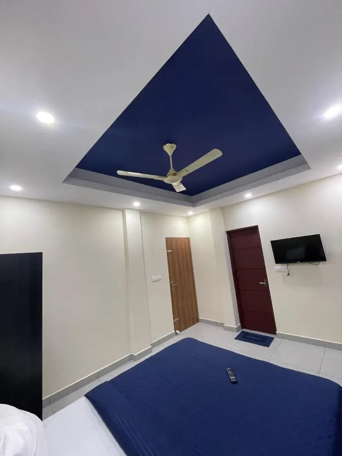 Uniro Rooms & Packages Kochi